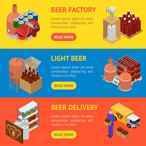 傳送帶上的啤酒瓶。全自動生產(chǎn)輸送機(jī)。機(jī)械工業(yè)概念